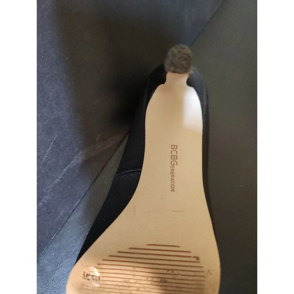 BCBGeneration Snakeskin Embossed Pointed Toe Platform Pumps Dark Grey Black 6.5M - Picture 5 of 5